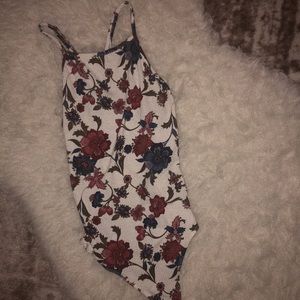 FOREVER 21 FLORAL BODYSUIT